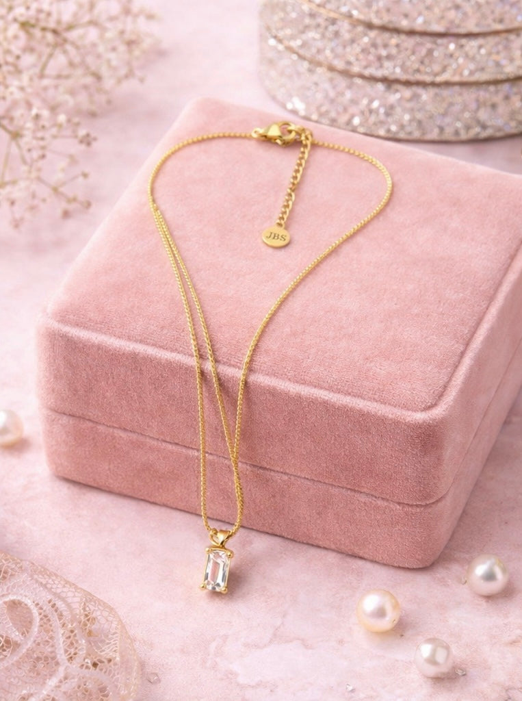 Aura Pendant Necklace, non-tarnish waterproof gold chain in stainless steel 