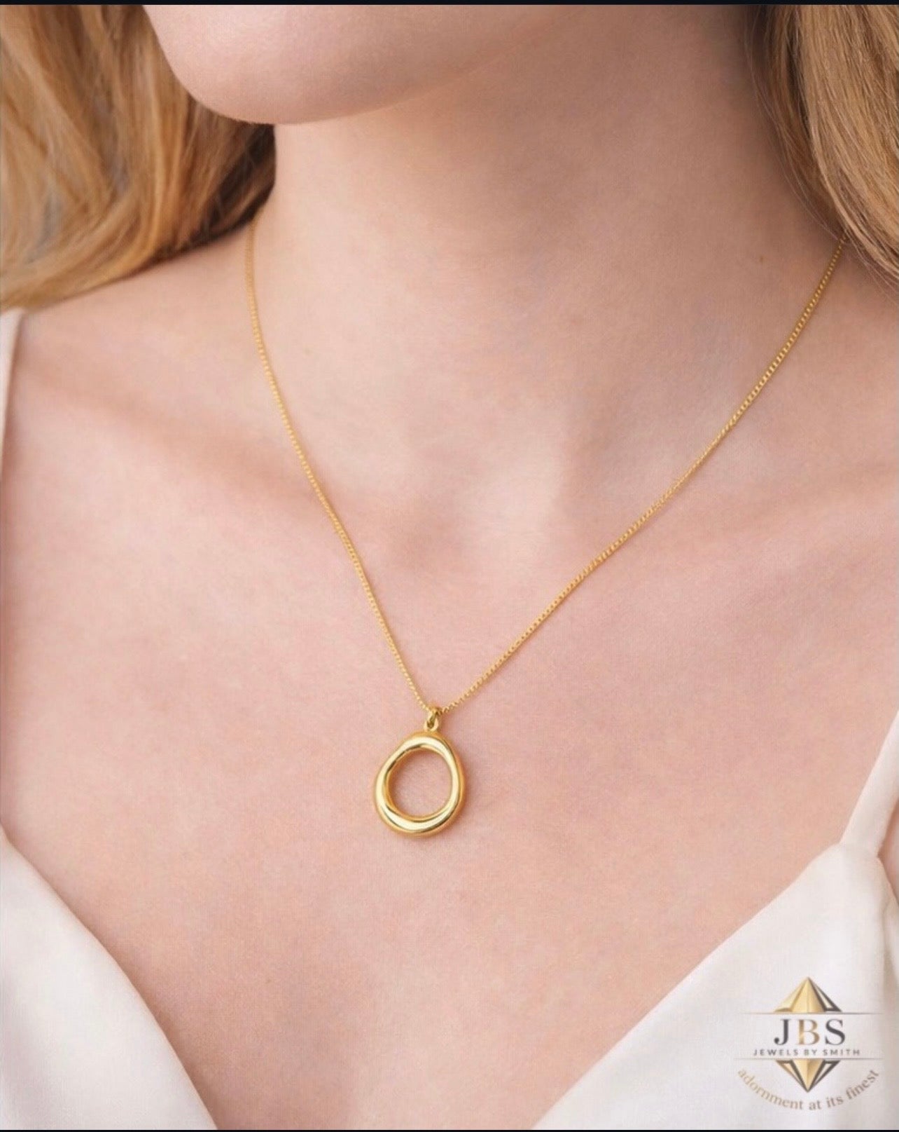 Model wearing Halo Pendant Necklace non-tarnish waterproof gold pendant in stainless steel 