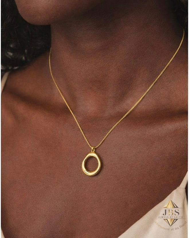 Model wearing Halo Pendant Necklace non-tarnish waterproof gold pendant in stainless steel 